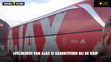 Ajax-bus arriveert in Rotterdam bij De Kuip voor de Klassieker  (VIDEO)