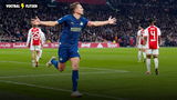 PSV komt na ruim een half uur spelen weer op gelijke hoogte met Ajax.