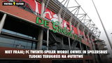 Niet fraai; FC Twente-speler wordt onwel in spelersbus na #utrtwe