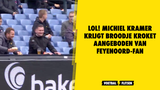 LOL! Michiel Kramer krijgt broodje kroket aangeboden van Feyenoord-fan