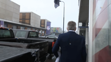 BIZARRE BEELDEN: Woedende Peter R. de Vries 'weigert zich uit te kleden' en stormt rechtbank uit bij Proces Holleeder!