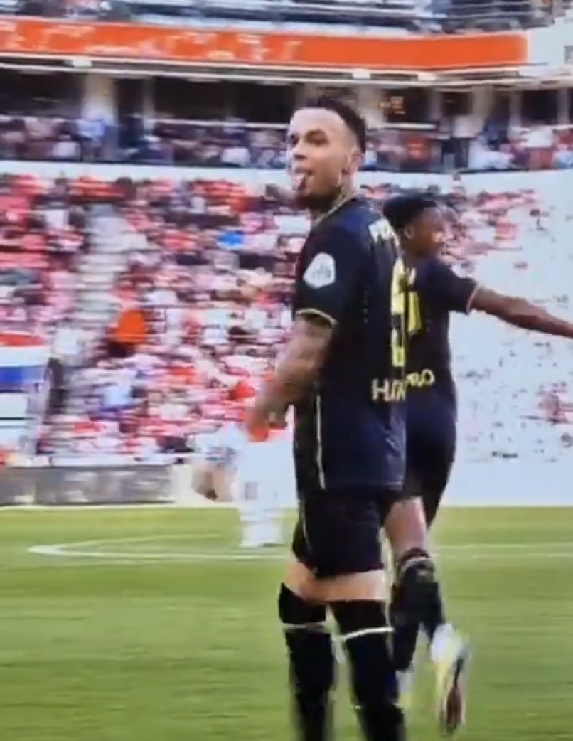 hartman steekt tong uit naar psv-fans